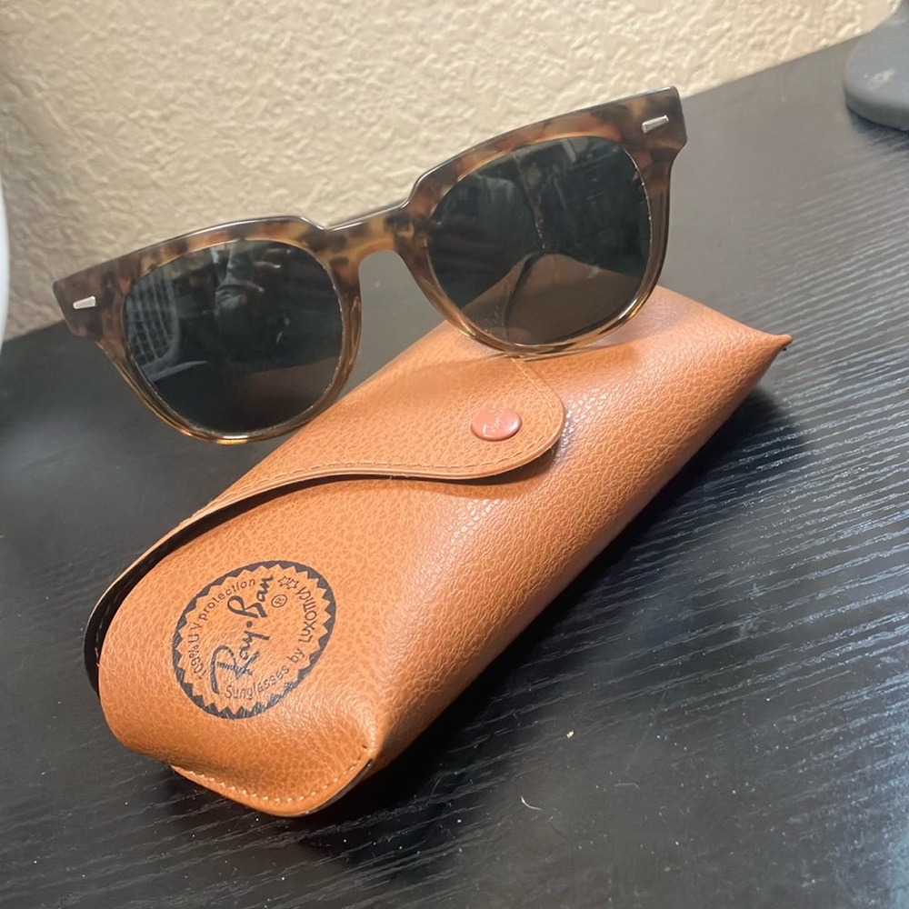 Women’s ray bans